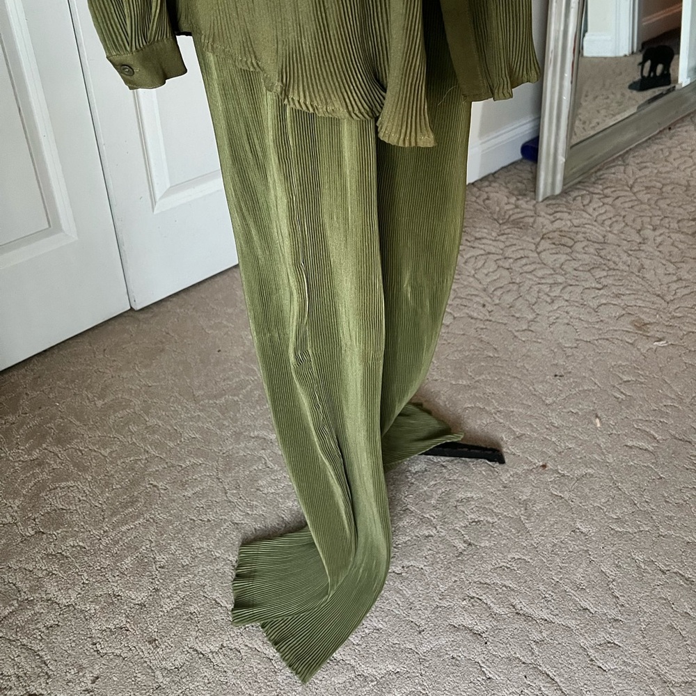 Tall Olive Green Plisse Set (Shirt and Pants) - Picture 5 of 5